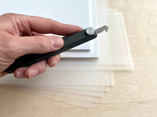 مجموعة دورات Domestika 'القوالب الهندسية المصنوعة يدويًا'.